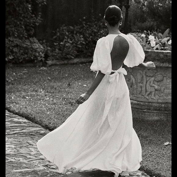 DISSH Dresses & Skirts - Dissh aisle long white linen backless dress size us 8